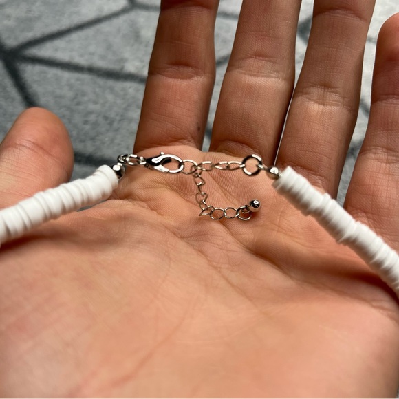 Plastic “Puka Shell” Choker Necklace S - Picture 3 of 3